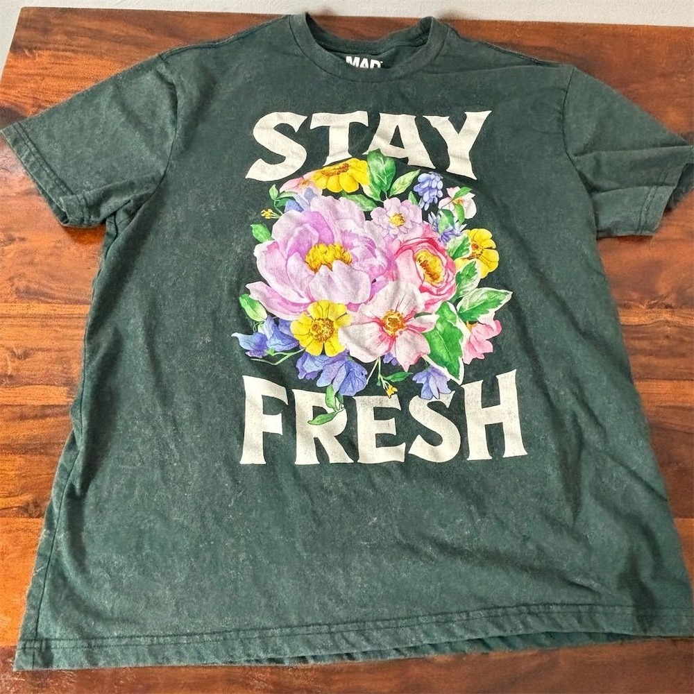 Mad Engine Men's XL‎ Green Graphic Print T-Shirt Floral Stay Fresh